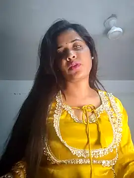 cute radhikaa online show from 04-17-26, 08:12