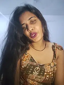 cute radhikaa online show from 06-10-26, 08:57