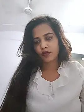 cute radhikaa online show from 06-26-26, 05:12