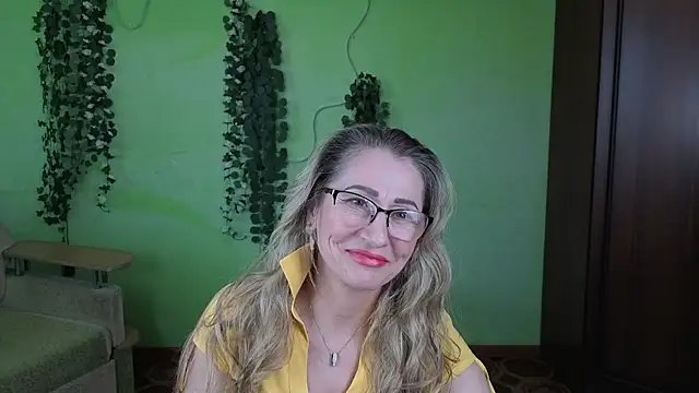 Habibi Honeyy online show from 05-18-26, 01:06