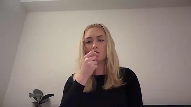 Snapshot of Kitty_Swetty chatting on 04-21-26, 07:17 Kitty Swetty online show from 04-21-26, 07:17