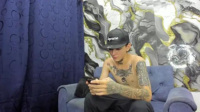Snapshot of StraightBoy_Nick chatting on 05-29-26, 04:43 StraightBoy Nick online show from 05-29-26, 04:43