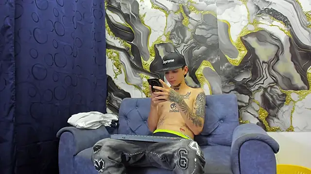 Snapshot of StraightBoy_Nick chatting on 05-31-26, 05:04 StraightBoy Nick online show from 05-31-26, 05:04