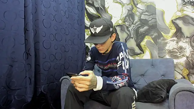 Snapshot of StraightBoy_Nick chatting on 06-01-26, 04:03 StraightBoy Nick online show from 06-01-26, 04:03