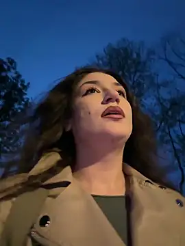 ScarletBloom  online show from 04-19-26, 05:34