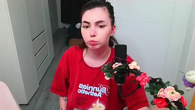 peachyness online show from 04-26-26, 03:10