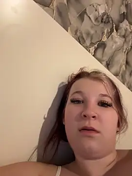SweetTeenGirl online show from 05-19-26, 04:19