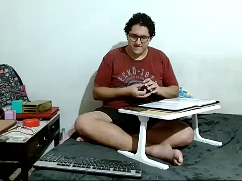 Snapshot of MeisanPaul chatting on 12-04-25, 12:31 MeisanPaul online show from 12-04-25, 12:31