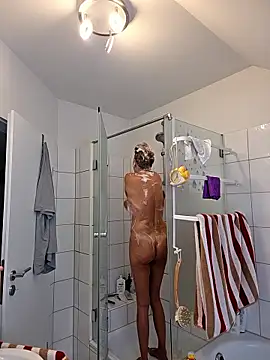HotWifeLyn68 online show from 05-17-26, 10:44