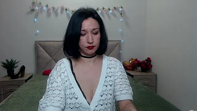 Snapshot of CameronEnns chatting on 05-01-26, 12:32 CameronEnns online show from 05-01-26, 12:32