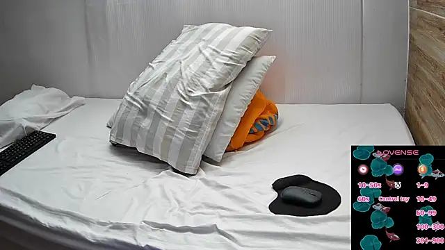 Snapshot of angelicious_ chatting on 06-18-26, 12:20 angelicious online show from 06-18-26, 12:20
