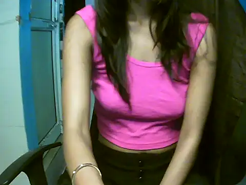 Snapshot of RENUKA_RAJPUT chatting on 06-28-26, 01:55 RENUKA RAJPUT online show from 06-28-26, 01:55