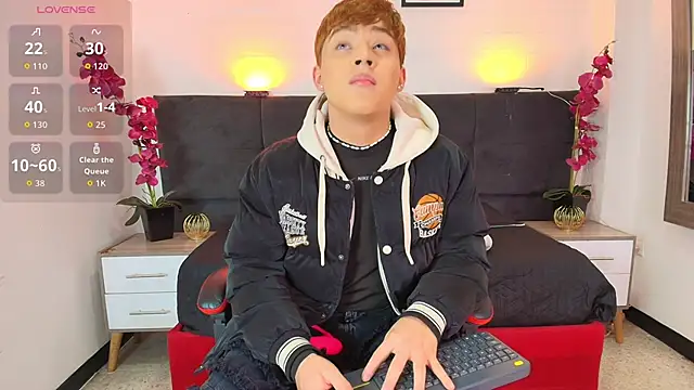Lucass love online show from 05-26-26, 04:47