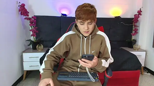 Lucass love online show from 06-04-26, 01:06