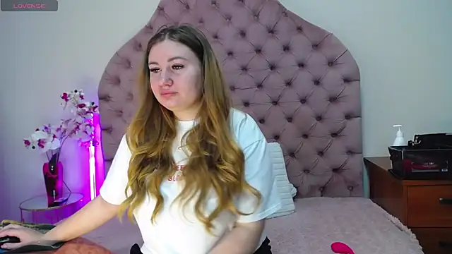Snapshot of _Agata_ chatting on 06-28-26, 06:08 Agata online show from 06-28-26, 06:08