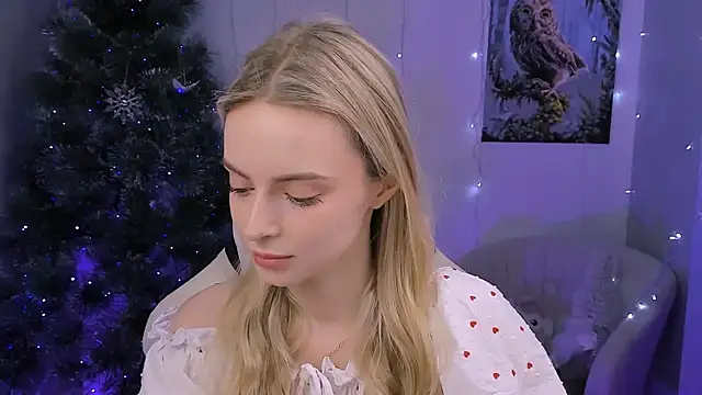 Snapshot of JuliaBrewwer chatting on 01-13-26, 02:55 JuliaBrewwer online show from 01-13-26, 02:55