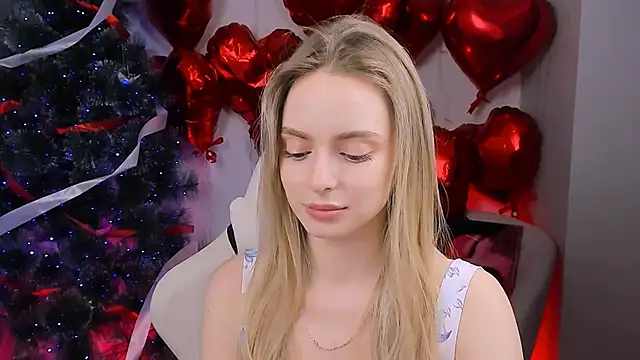 Snapshot of JuliaBrewwer chatting on 03-23-26, 02:32 JuliaBrewwer online show from 03-23-26, 02:32