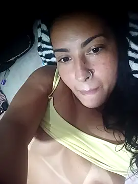 Snapshot of Danivinix chatting on 12-02-25, 03:18 Danivinix online show from 12-02-25, 03:18