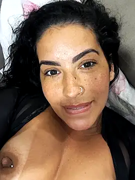 Snapshot of Danivinix chatting on 02-10-26, 01:43 Danivinix online show from 02-10-26, 01:43