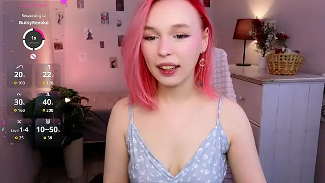 NaomiYoru online show from 04-10-26, 08:35