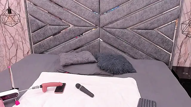 SASHA BROWNIE   online show from 03-14-26, 07:52