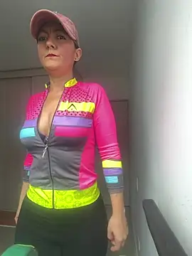 Snapshot of Tinymilf_ chatting on 06-27-26, 02:34 Tinymilf online show from 06-27-26, 02:34