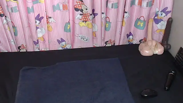 Snapshot of TrishahXo chatting on 06-11-26, 06:33 TrishahXo online show from 06-11-26, 06:33