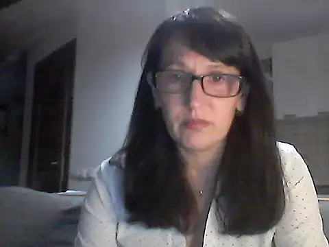 Snapshot of Elena48324 chatting on 06-17-26, 06:31 Elena48324 online show from 06-17-26, 06:31
