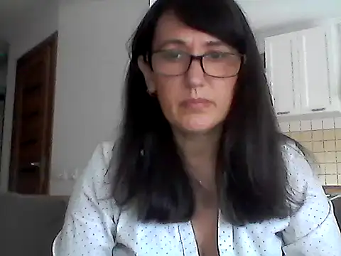 Snapshot of Elena48324 chatting on 06-20-26, 08:39 Elena48324 online show from 06-20-26, 08:39