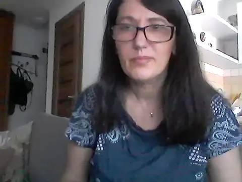 Snapshot of Elena48324 chatting on 06-21-26, 10:07 Elena48324 online show from 06-21-26, 10:07