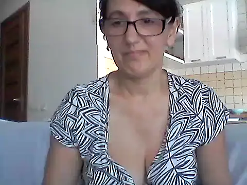 Snapshot of Elena48324 chatting on 06-30-26, 08:15 Elena48324 online show from 06-30-26, 08:15