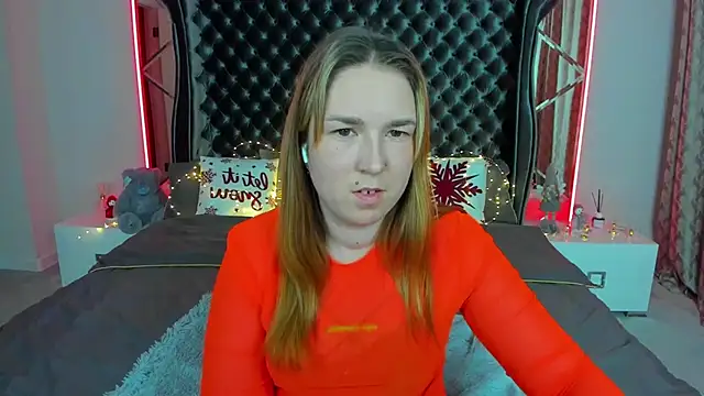 Snapshot of Sofii_darling chatting on 12-14-25, 05:40 Sofii darling online show from 12-14-25, 05:40