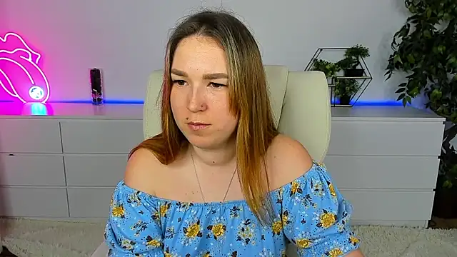 Snapshot of Sofii_darling chatting on 02-06-26, 06:00 Sofii darling online show from 02-06-26, 06:00