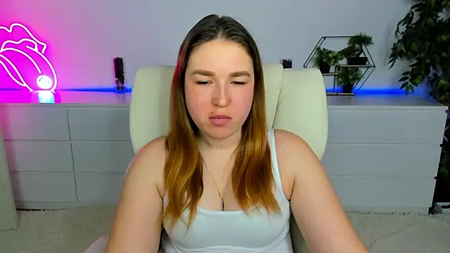 Snapshot of Sofii_darling chatting on 02-26-26, 05:45 Sofii darling online show from 02-26-26, 05:45