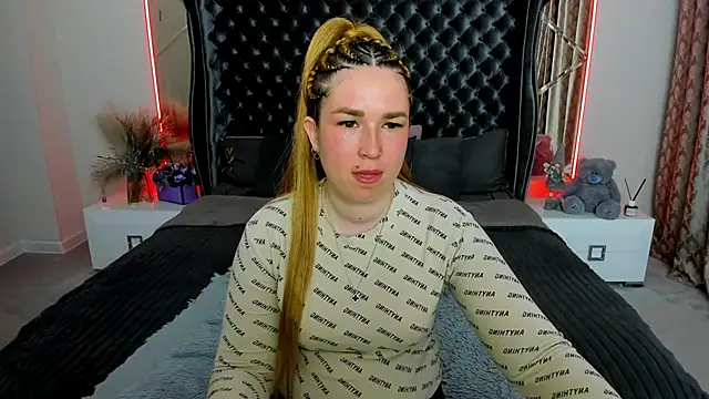 Snapshot of Sofii_darling chatting on 03-31-26, 04:29 Sofii darling online show from 03-31-26, 04:29