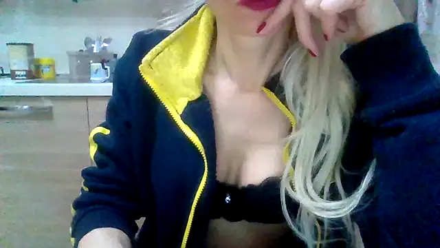 Snapshot of Kelly80 chatting on 03-12-26, 04:29 Kelly80 online show from 03-12-26, 04:29