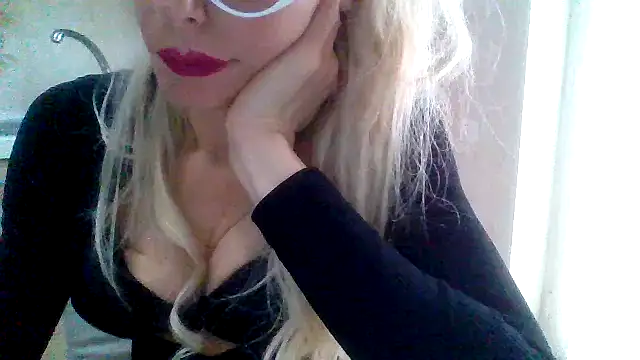 Snapshot of Kelly80 chatting on 04-22-26, 03:35 Kelly80 online show from 04-22-26, 03:35