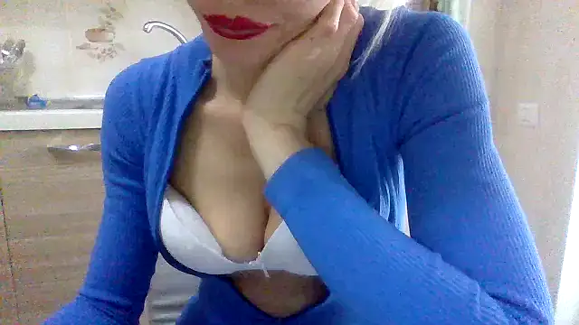 Snapshot of Kelly80 chatting on 05-11-26, 02:45 Kelly80 online show from 05-11-26, 02:45