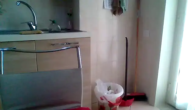 Snapshot of Kelly80 chatting on 05-16-26, 10:47 Kelly80 online show from 05-16-26, 10:47