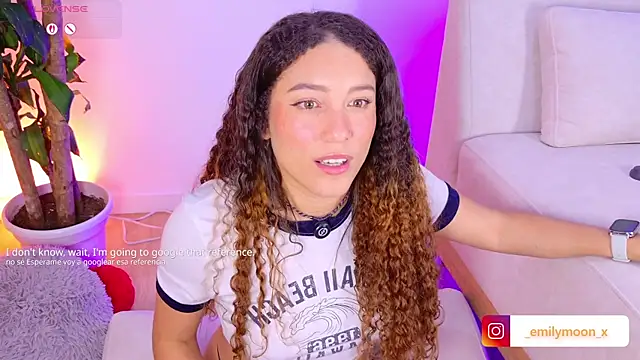 Snapshot of onlyemily_ chatting on 04-09-26, 06:19 onlyemily online show from 04-09-26, 06:19