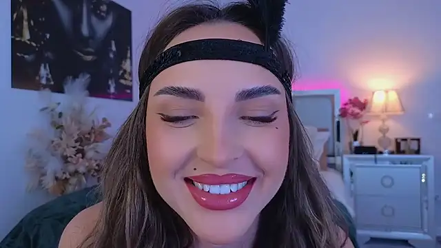 Snapshot of LexiMuse chatting on 11-01-25, 02:02 LexiMuse online show from 11-01-25, 02:02