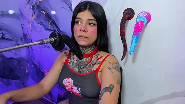 Snapshot of Emily_Evo chatting on 06-18-26, 11:58 Emily Evo online show from 06-18-26, 11:58
