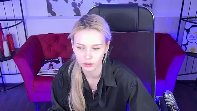AvaDaviis online show from 02-25-26, 01:32
