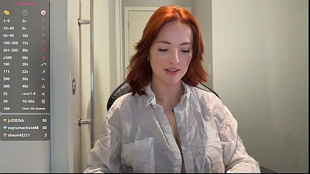 Snapshot of smileegirl chatting on 11-20-25, 08:08 smileegirl online show from 11-20-25, 08:08