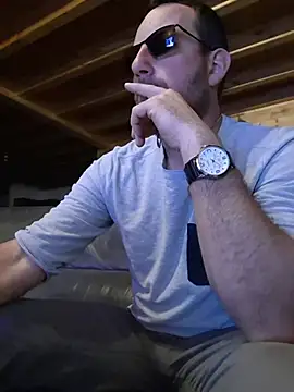 Snapshot of BrunJulienMetis chatting on 04-05-26, 07:22 BrunJulienMetis online show from 04-05-26, 07:22