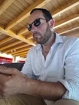 Snapshot of BrunJulienMetis chatting on 04-06-26, 08:26 BrunJulienMetis online show from 04-06-26, 08:26