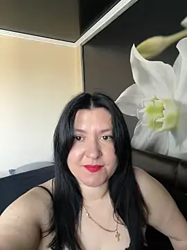 Snapshot of Liza_Will chatting on 05-08-26, 06:19 Liza Will online show from 05-08-26, 06:19