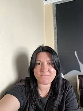 Snapshot of Liza_Will chatting on 05-18-26, 10:54 Liza Will online show from 05-18-26, 10:54