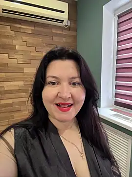 Snapshot of Liza_Will chatting on 05-20-26, 06:41 Liza Will online show from 05-20-26, 06:41