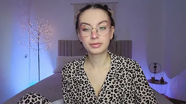 Real cutie1 online show from 03-16-26, 01:59